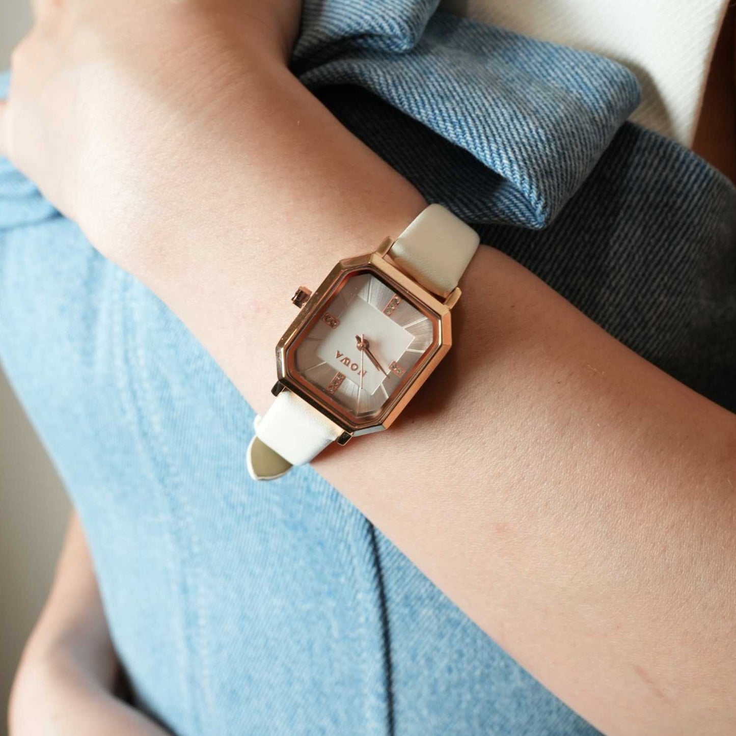 Cleo Timepiece